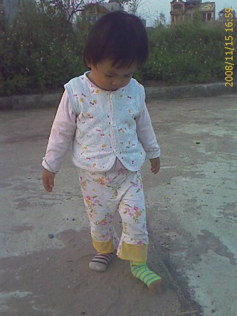 Bố ơi, con nghịch cát