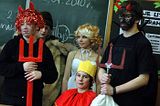 Wejdź http://i369.photobucket.com/albums/oo134/gim1_album/teatr/th_3.jpg