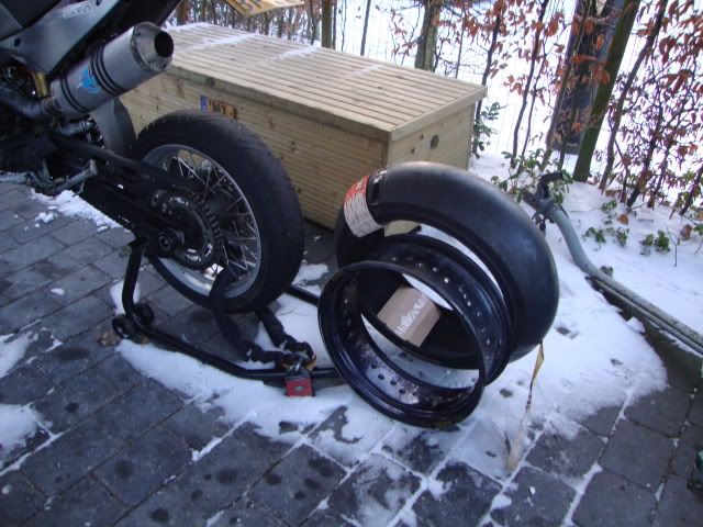 http://i369.photobucket.com/albums/oo136/danieldeman/Velg55inch1.jpg http://i369.photobucket.com/albums/oo136/danieldeman/Velg55inch1.jpg